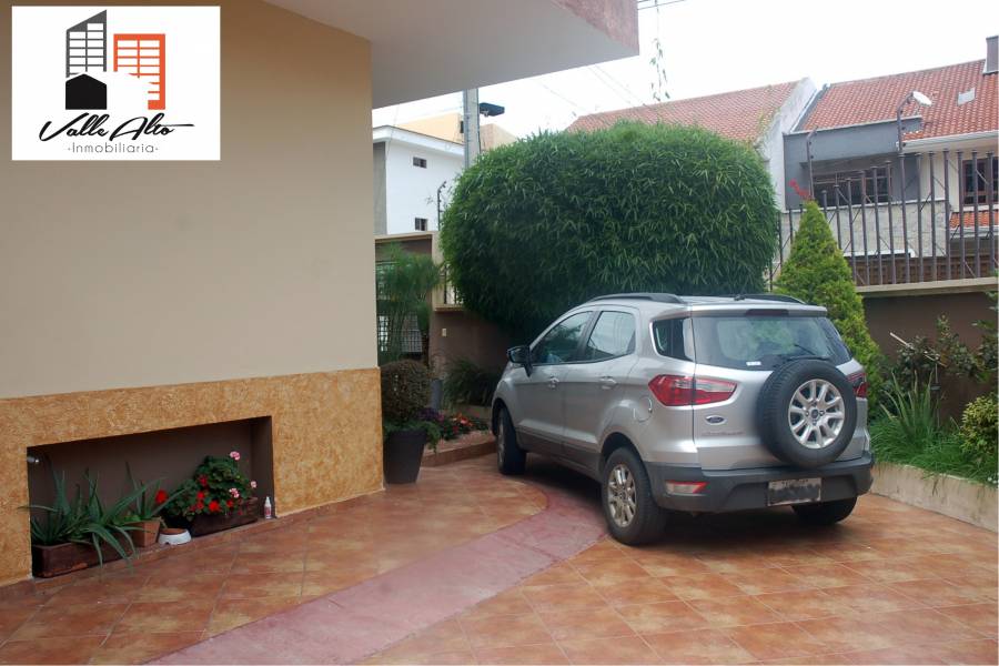 Cuenca, AZUAY, Ecuador, 5 Habitaciones Habitaciones, ,5 BathroomsBathrooms,Casas,Venta,Calle Telemaco,3,42831