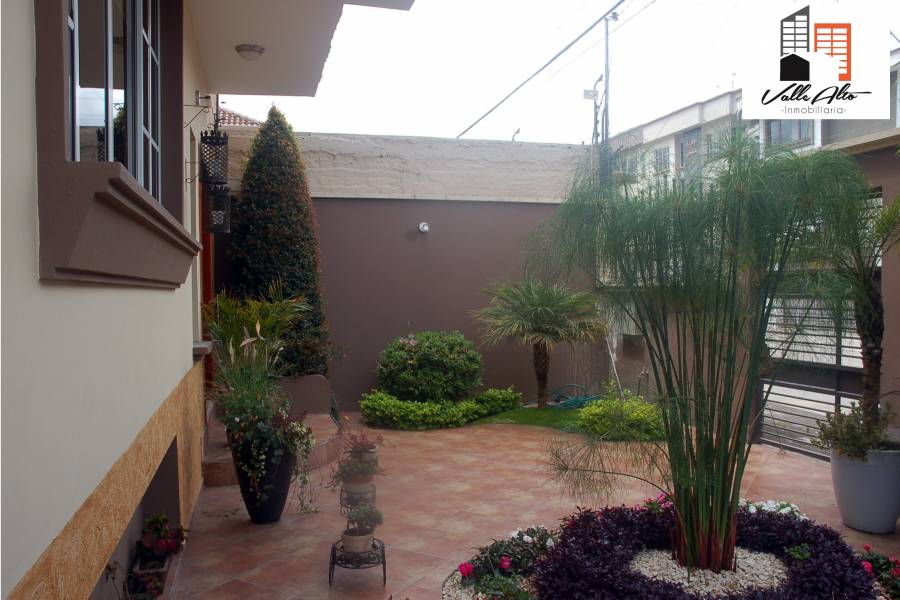 Cuenca, AZUAY, Ecuador, 5 Habitaciones Habitaciones, ,5 BathroomsBathrooms,Casas,Venta,Calle Telemaco,3,42831