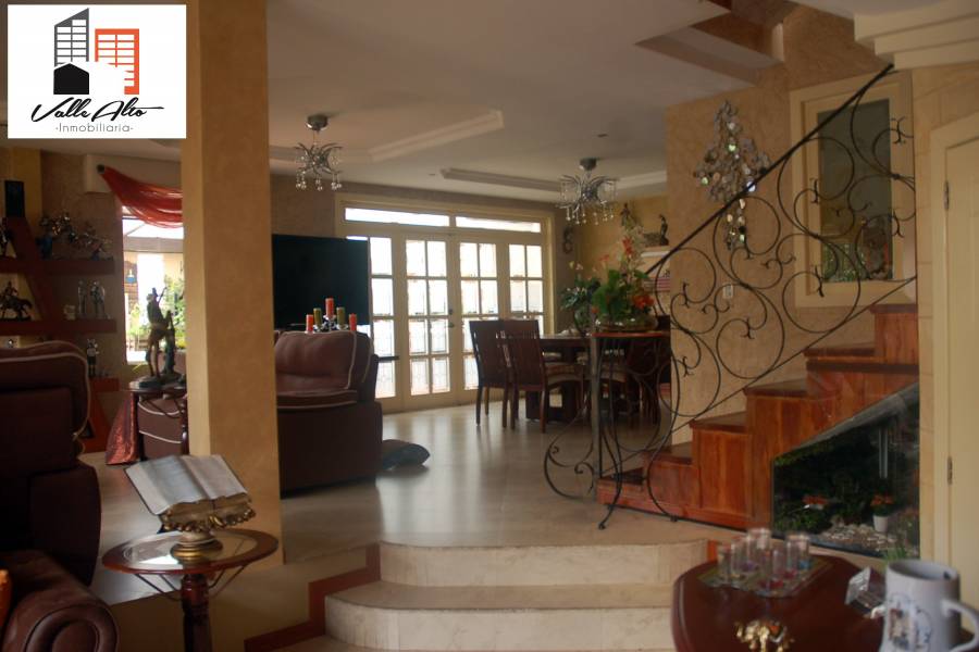 Cuenca, AZUAY, Ecuador, 5 Habitaciones Habitaciones, ,5 BathroomsBathrooms,Casas,Venta,Calle Telemaco,3,42831