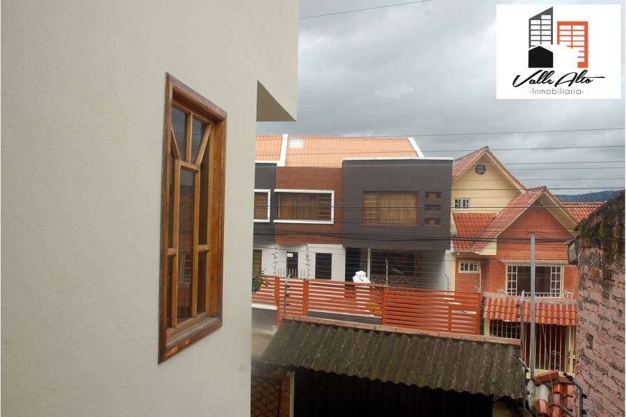 Cuenca, AZUAY, Ecuador, 6 Habitaciones Habitaciones, ,4 BathroomsBathrooms,Casas,Venta,Los Cerezos,3,42930
