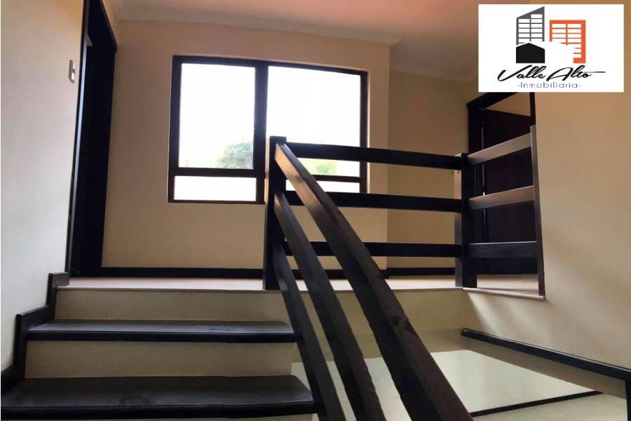 Cuenca, AZUAY, Ecuador, 6 Habitaciones Habitaciones, ,4 BathroomsBathrooms,Casas,Venta,Los Cerezos,3,42930
