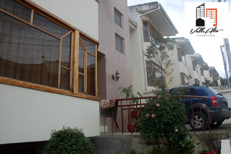 Cuenca, AZUAY, Ecuador, 6 Habitaciones Habitaciones, ,4 BathroomsBathrooms,Casas,Venta,Los Cerezos,3,42930