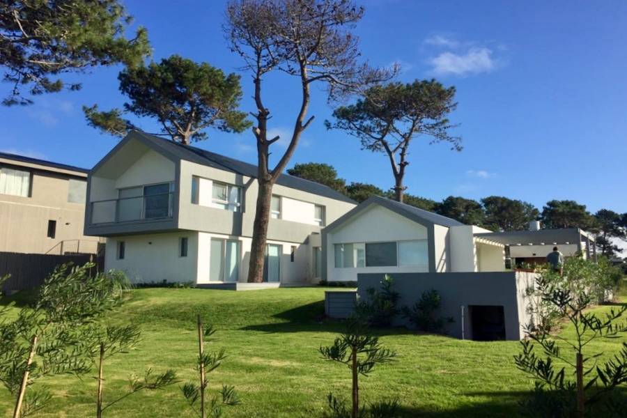 Punta del Este, Maldonado, Uruguay, 5 Habitaciones Habitaciones, ,4 BathroomsBathrooms,Casas,Temporario,42939