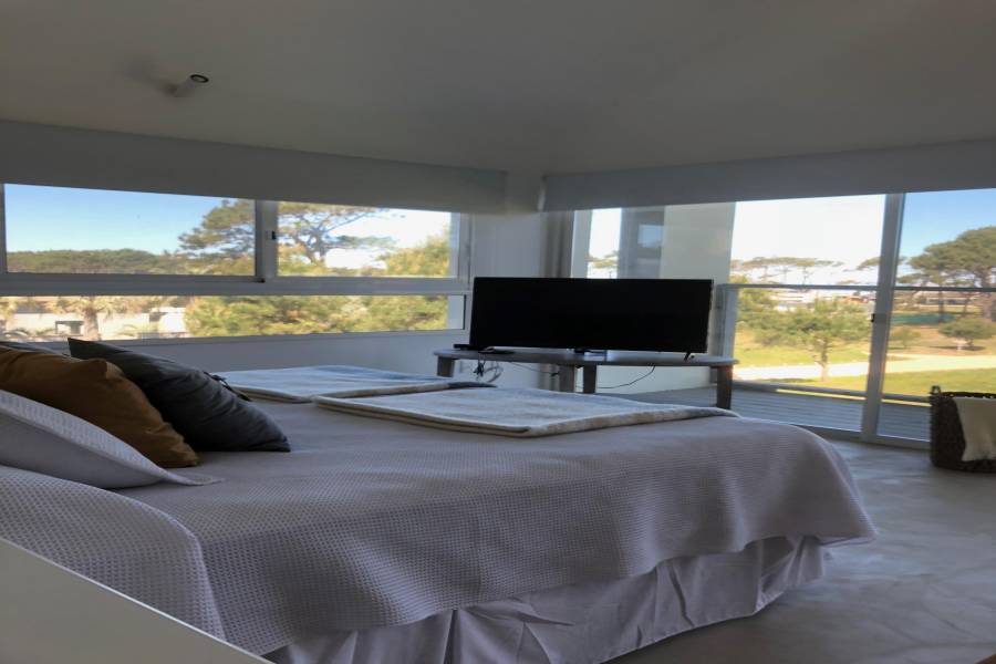 Punta del Este, Maldonado, Uruguay, 5 Habitaciones Habitaciones, ,4 BathroomsBathrooms,Casas,Temporario,42939