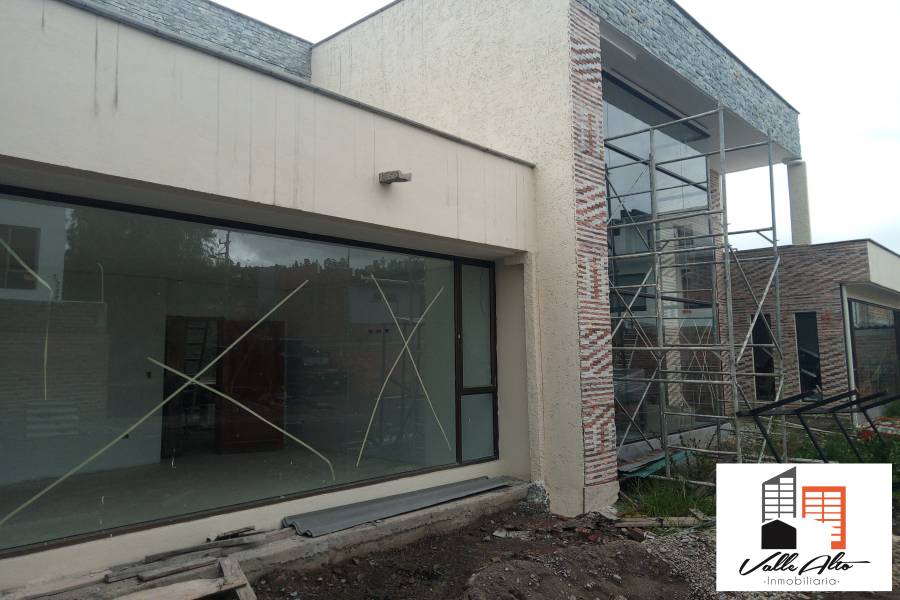 Cuenca., AZUAY, Ecuador, 5 Habitaciones Habitaciones, ,5 BathroomsBathrooms,Casas,Venta,Calle Paris.,2,43041