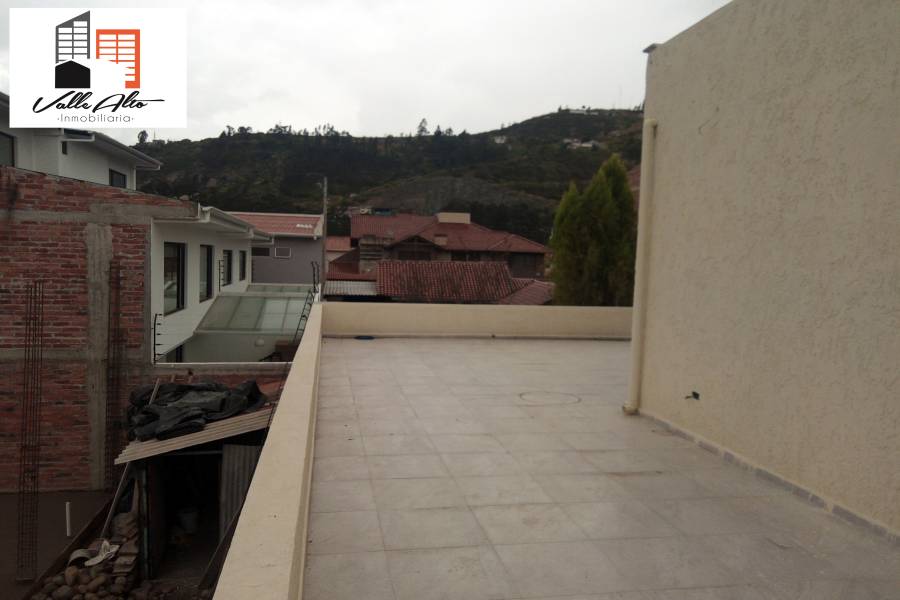 Cuenca., AZUAY, Ecuador, 5 Habitaciones Habitaciones, ,5 BathroomsBathrooms,Casas,Venta,Calle Paris.,2,43041