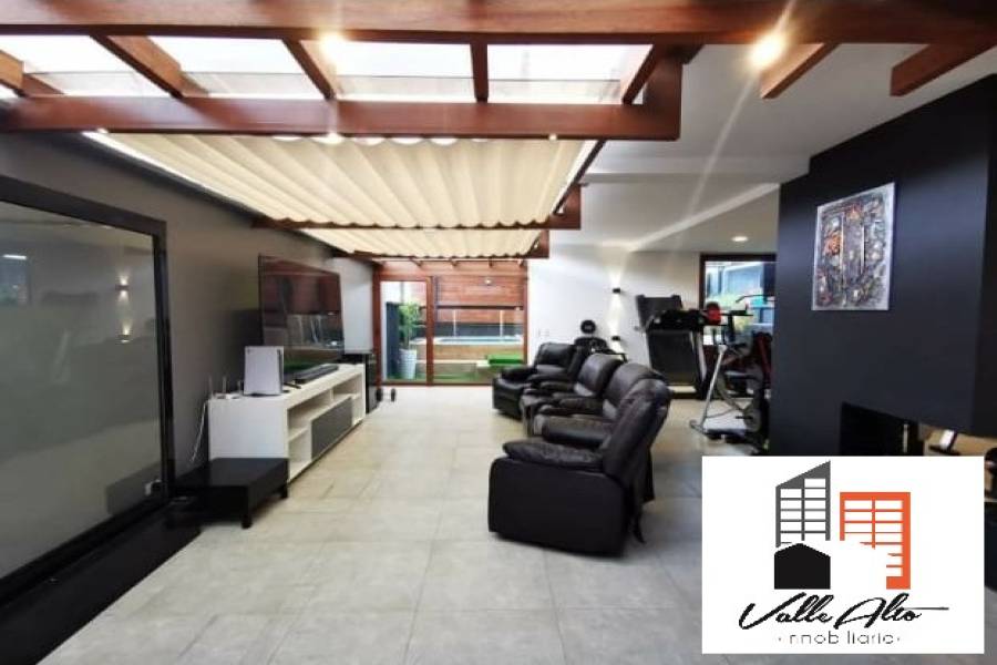 Cuenca., Cuenca, España, 4 Habitaciones Habitaciones, ,3 BathroomsBathrooms,Casas,Venta,Ave. Ordoñez Lasso.,2,43082