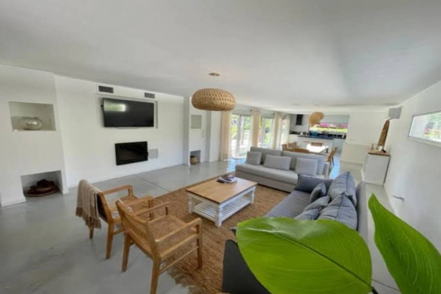 punta del estes, Buenos Aires, Argentina, 3 Habitaciones Habitaciones, ,4 BathroomsBathrooms,Casas,Venta,´laya Mansa,43208