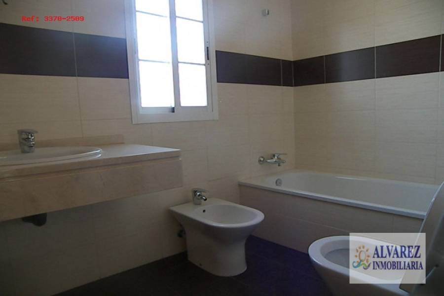 Alhaurín de la Torre,Málaga,España,4 Bedrooms Bedrooms,2 BathroomsBathrooms,Chalets,4841