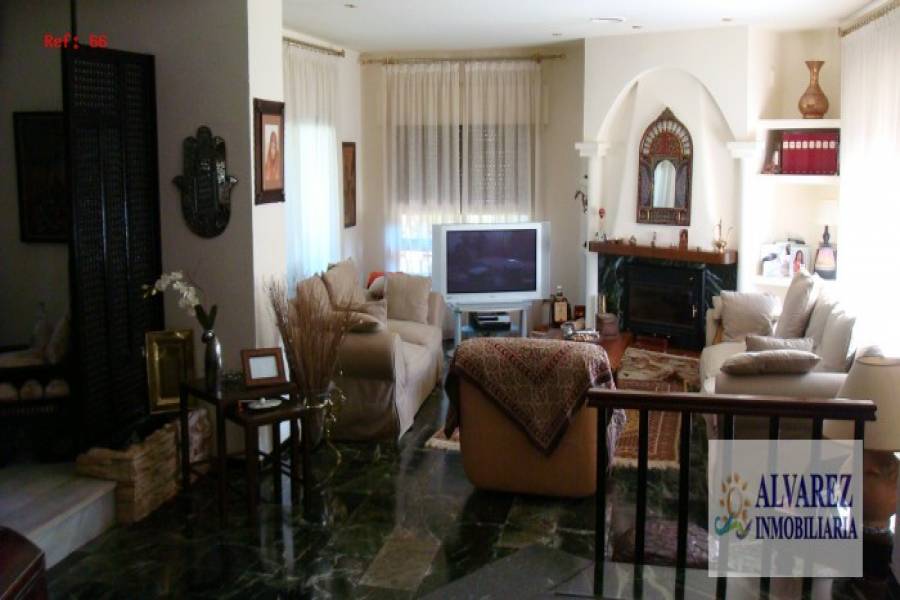 Málaga,Málaga,España,6 Bedrooms Bedrooms,3 BathroomsBathrooms,Fincas-Villas,4867