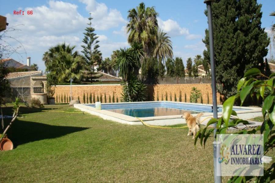 Málaga,Málaga,España,6 Bedrooms Bedrooms,3 BathroomsBathrooms,Fincas-Villas,4867