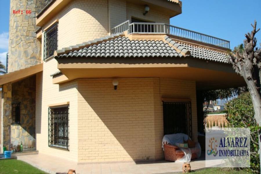 Málaga,Málaga,España,6 Bedrooms Bedrooms,3 BathroomsBathrooms,Fincas-Villas,4867