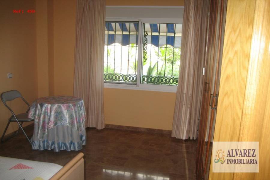 Málaga,Málaga,España,6 Bedrooms Bedrooms,3 BathroomsBathrooms,Fincas-Villas,4918