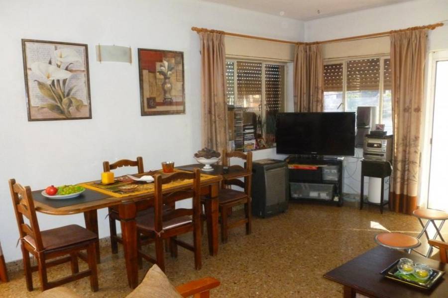 Torremolinos,Málaga,España,3 Bedrooms Bedrooms,1 BañoBathrooms,Fincas-Villas,5005