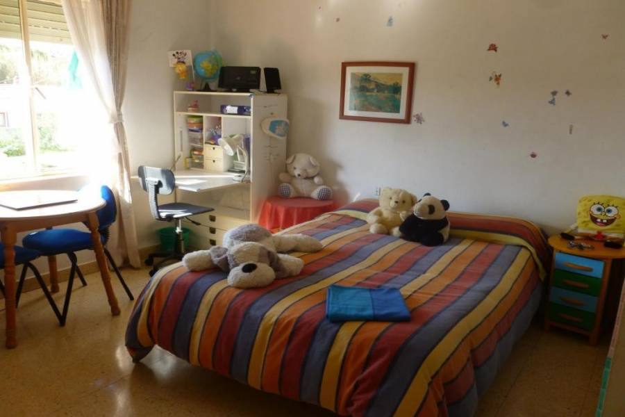 Torremolinos,Málaga,España,3 Bedrooms Bedrooms,1 BañoBathrooms,Fincas-Villas,5005