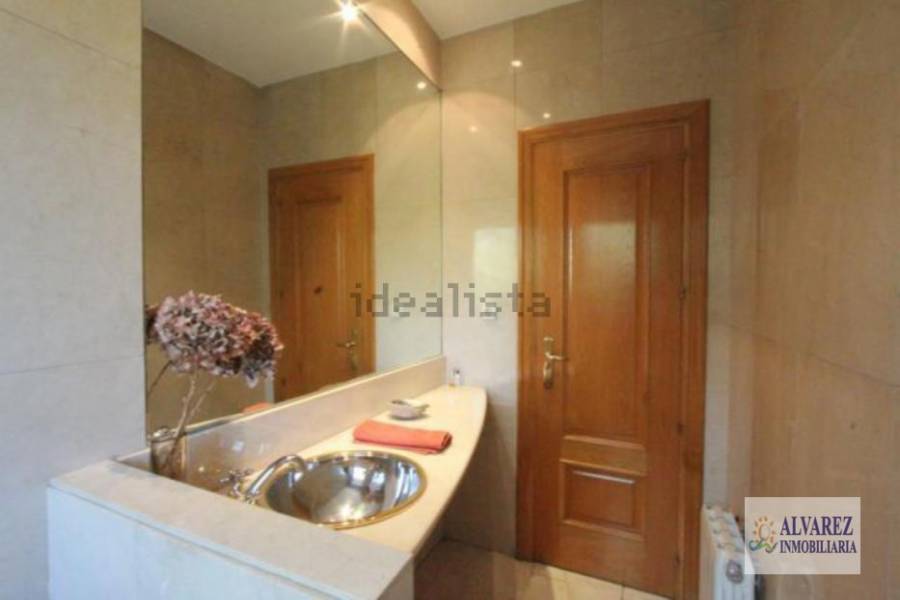 Madrid,Madrid,España,6 Bedrooms Bedrooms,4 BathroomsBathrooms,Chalets,5019