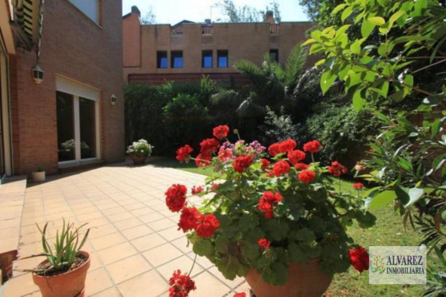 Madrid,Madrid,España,6 Bedrooms Bedrooms,4 BathroomsBathrooms,Chalets,5019