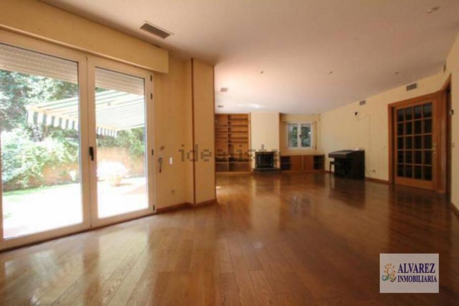 Madrid,Madrid,España,6 Bedrooms Bedrooms,4 BathroomsBathrooms,Chalets,5019