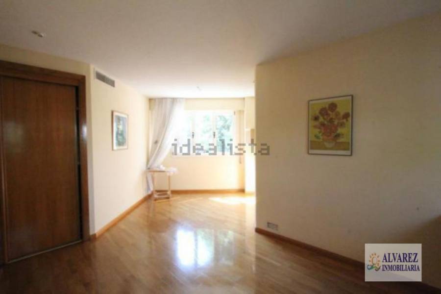 Madrid,Madrid,España,6 Bedrooms Bedrooms,4 BathroomsBathrooms,Chalets,5019