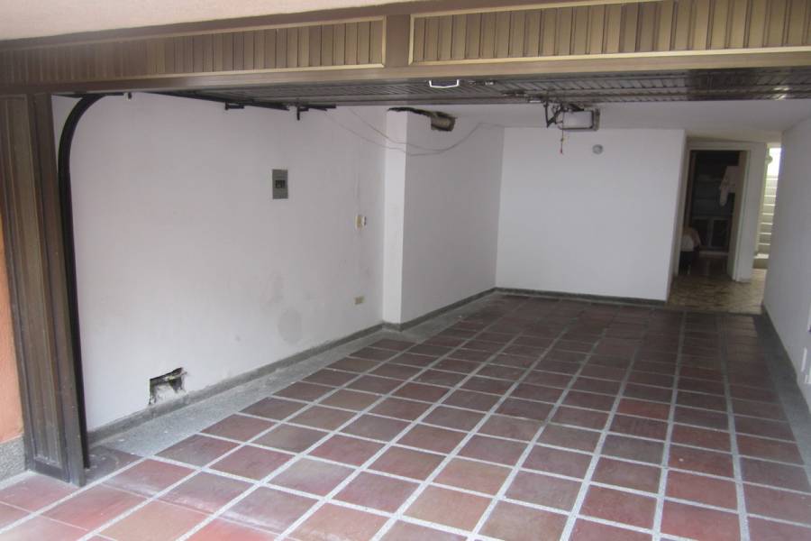 Cali,Valle del Cauca,Colombia,5 Bedrooms Bedrooms,4 BathroomsBathrooms,Duplex-Triplex,25,2,5054