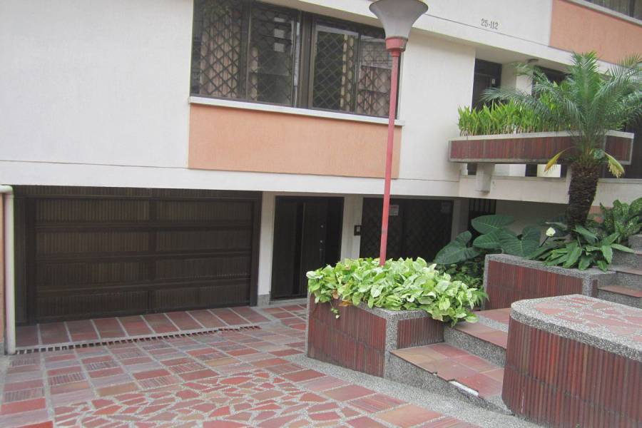 Cali,Valle del Cauca,Colombia,5 Bedrooms Bedrooms,4 BathroomsBathrooms,Duplex-Triplex,25,2,5054