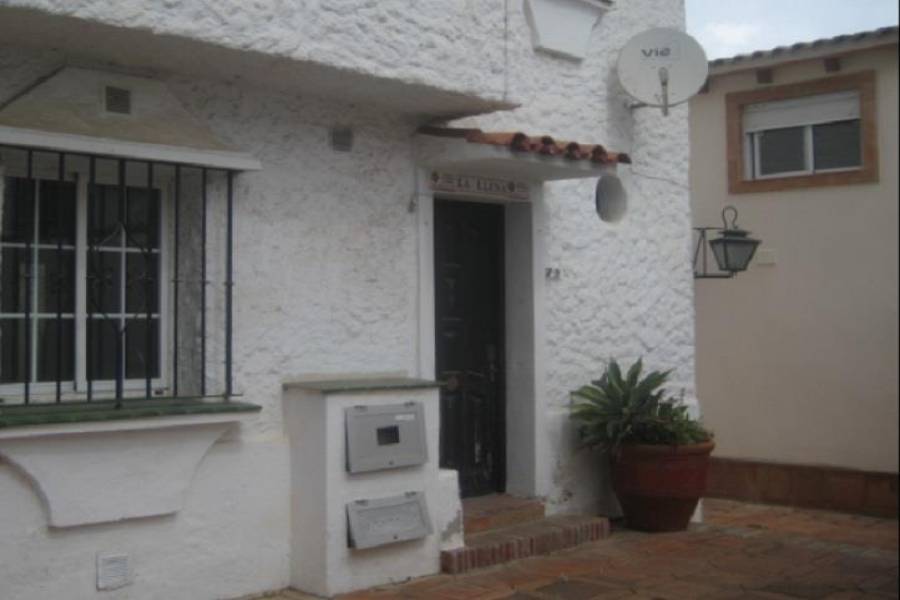 Marbella,Málaga,España,3 Bedrooms Bedrooms,1 BañoBathrooms,Chalets,5055