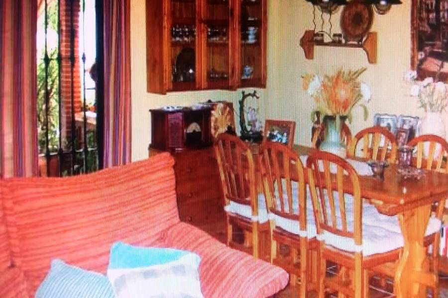 Alhaurín de la Torre,Málaga,España,2 Bedrooms Bedrooms,3 BathroomsBathrooms,Chalets,5160