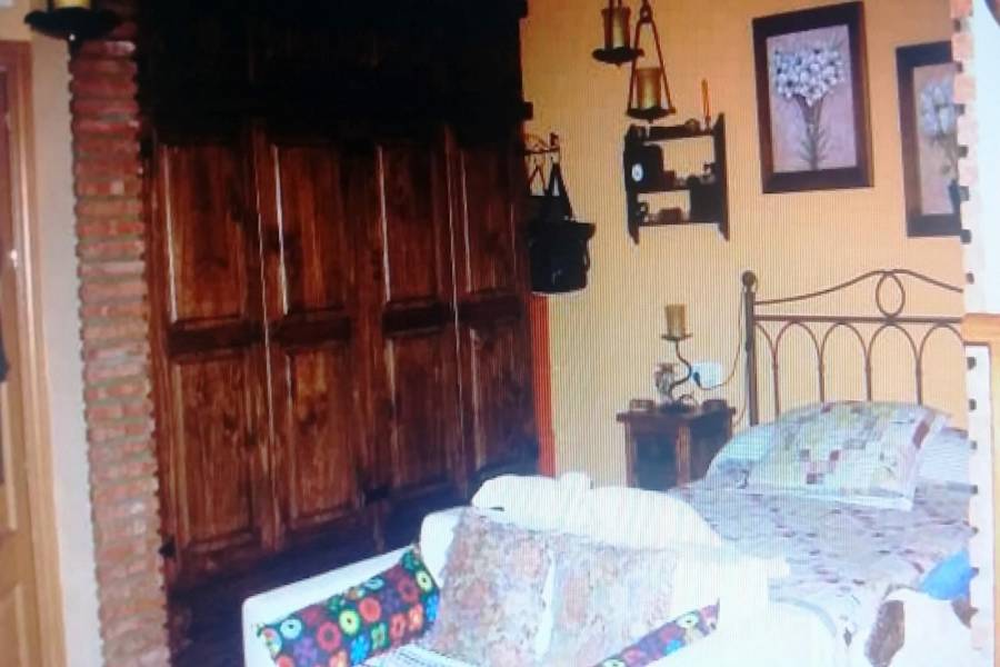 Alhaurín de la Torre,Málaga,España,2 Bedrooms Bedrooms,3 BathroomsBathrooms,Chalets,5160