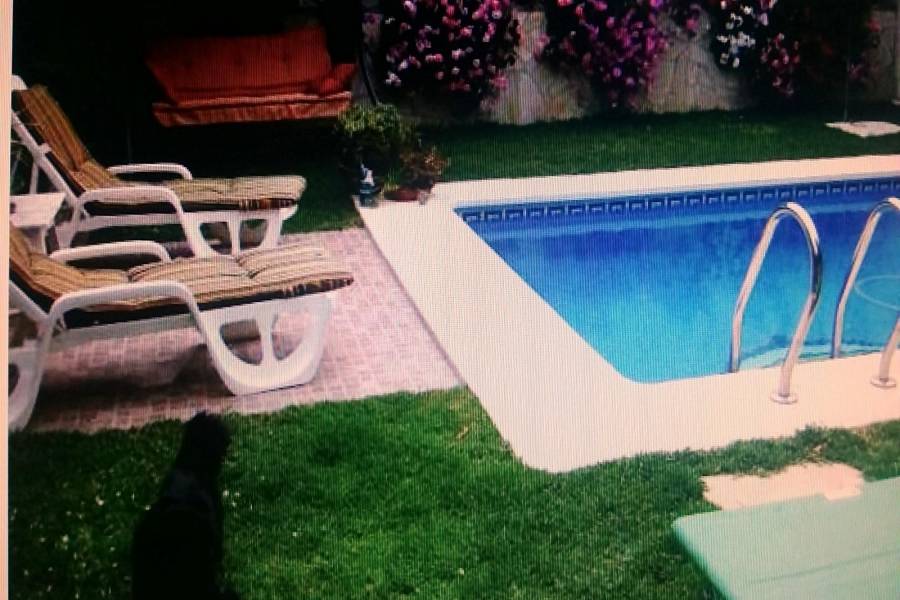 Alhaurín de la Torre,Málaga,España,2 Bedrooms Bedrooms,3 BathroomsBathrooms,Chalets,5160