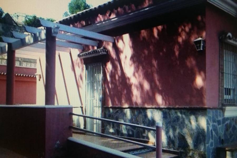 Alhaurín de la Torre,Málaga,España,7 Bedrooms Bedrooms,3 BathroomsBathrooms,Chalets,5161