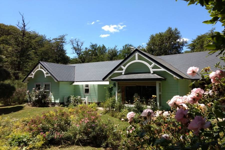 Villa La Angostura,Neuquén,Argentina,4 Bedrooms Bedrooms,3 BathroomsBathrooms,Casas,5246