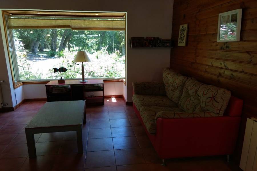 Villa La Angostura,Neuquén,Argentina,4 Bedrooms Bedrooms,3 BathroomsBathrooms,Casas,5246