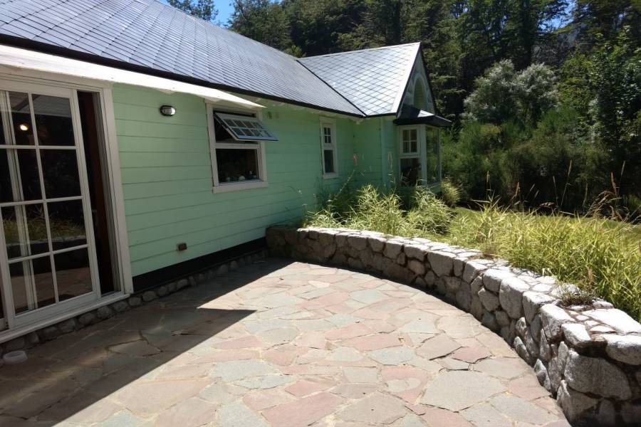 Villa La Angostura,Neuquén,Argentina,4 Bedrooms Bedrooms,3 BathroomsBathrooms,Casas,5246