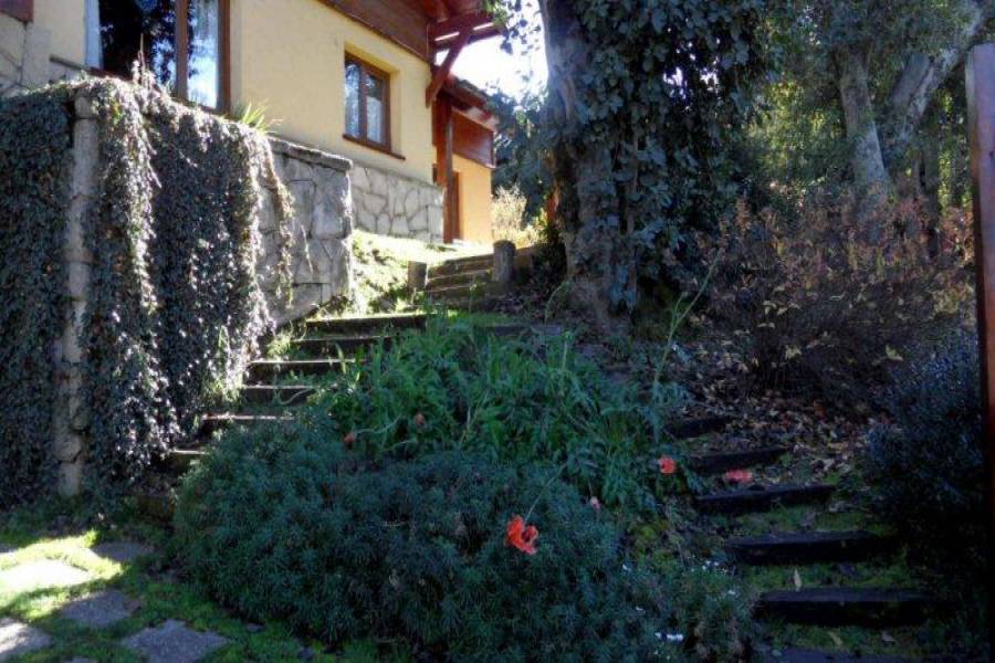 Villa La Angostura,Neuquén,Argentina,3 Bedrooms Bedrooms,3 BathroomsBathrooms,Casas,5249