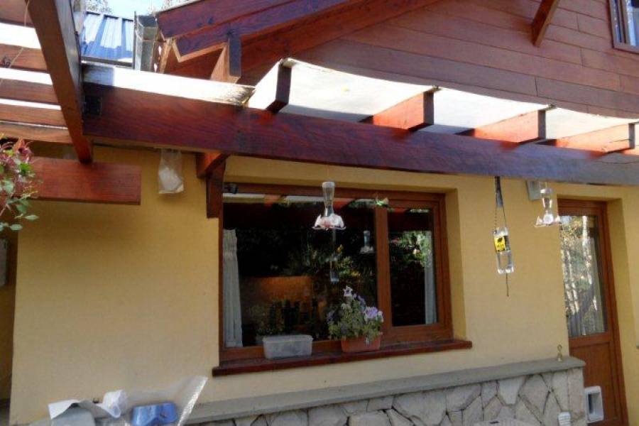 Villa La Angostura,Neuquén,Argentina,3 Bedrooms Bedrooms,3 BathroomsBathrooms,Casas,5249