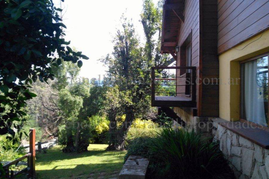 Villa La Angostura,Neuquén,Argentina,3 Bedrooms Bedrooms,3 BathroomsBathrooms,Casas,5249