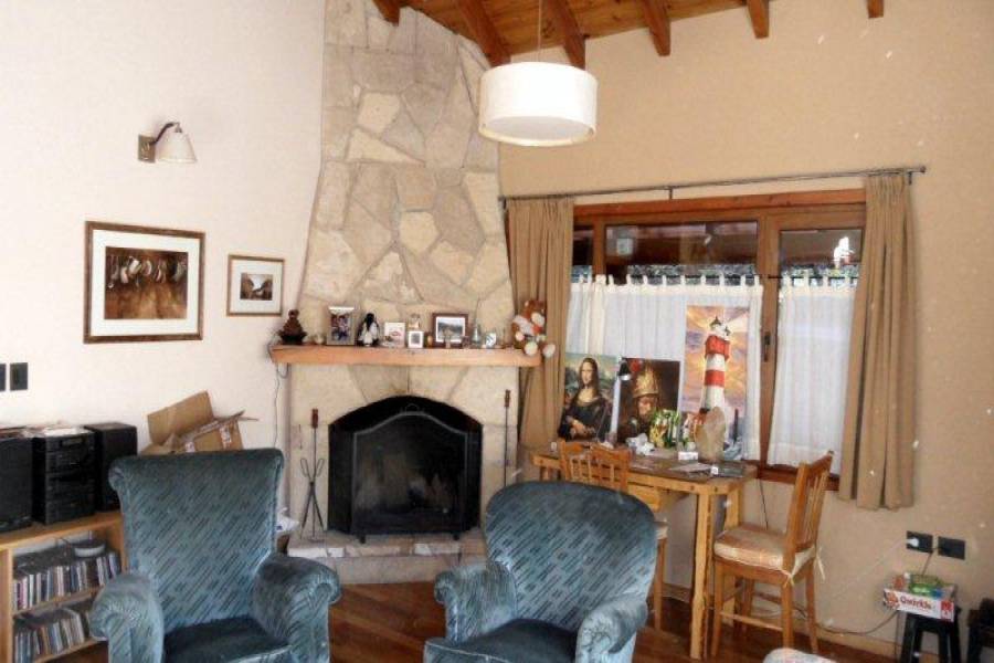 Villa La Angostura,Neuquén,Argentina,3 Bedrooms Bedrooms,3 BathroomsBathrooms,Casas,5249