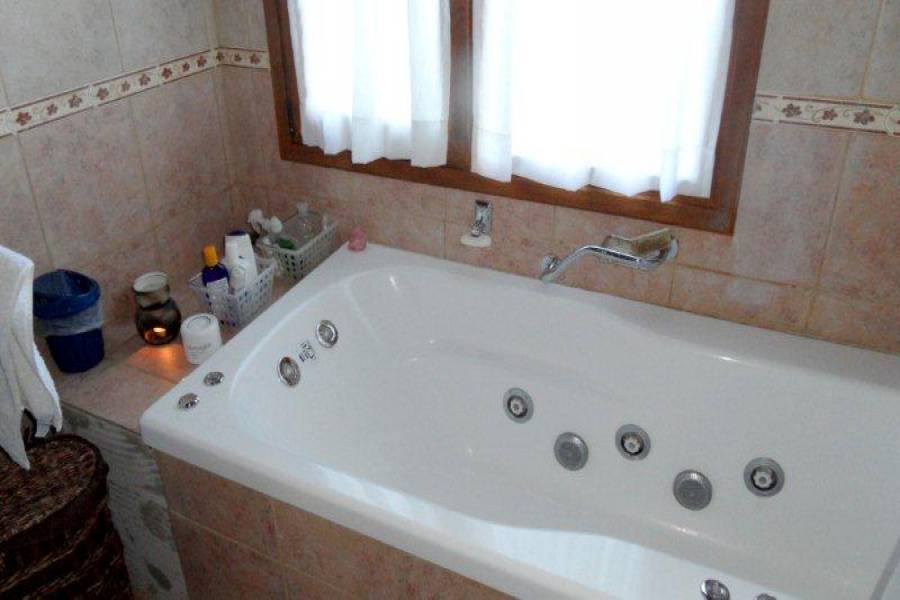 Villa La Angostura,Neuquén,Argentina,3 Bedrooms Bedrooms,3 BathroomsBathrooms,Casas,5249