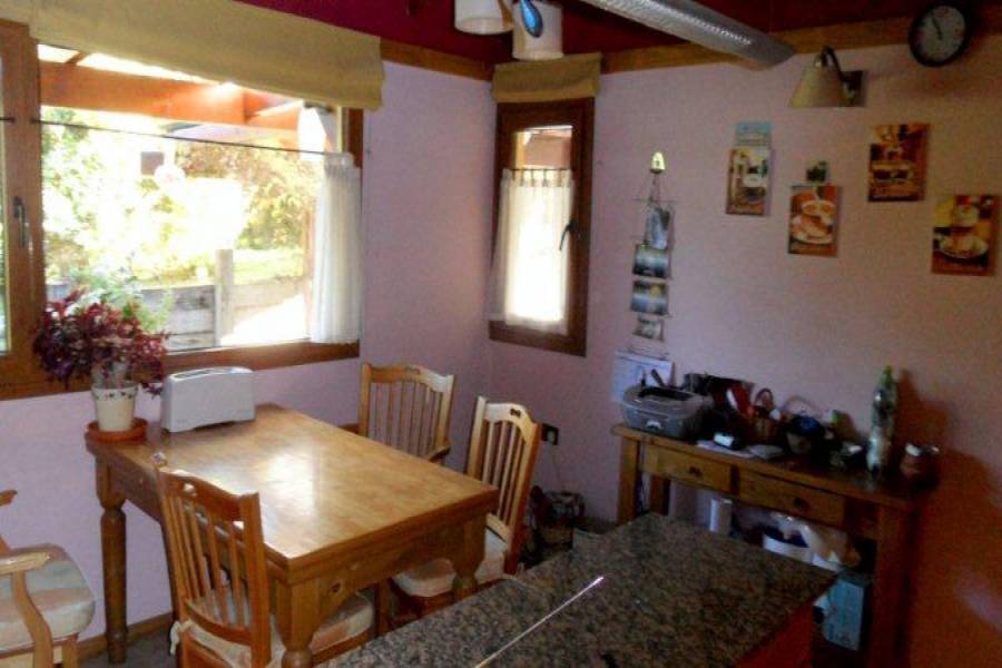 Villa La Angostura,Neuquén,Argentina,3 Bedrooms Bedrooms,3 BathroomsBathrooms,Casas,5249
