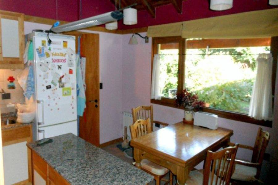 Villa La Angostura,Neuquén,Argentina,3 Bedrooms Bedrooms,3 BathroomsBathrooms,Casas,5249