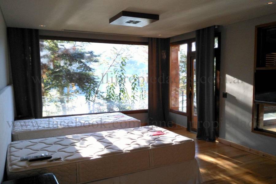 Villa La Angostura,Neuquén,Argentina,4 Bedrooms Bedrooms,5 BathroomsBathrooms,Casas,5250