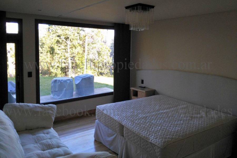 Villa La Angostura,Neuquén,Argentina,4 Bedrooms Bedrooms,5 BathroomsBathrooms,Casas,5250