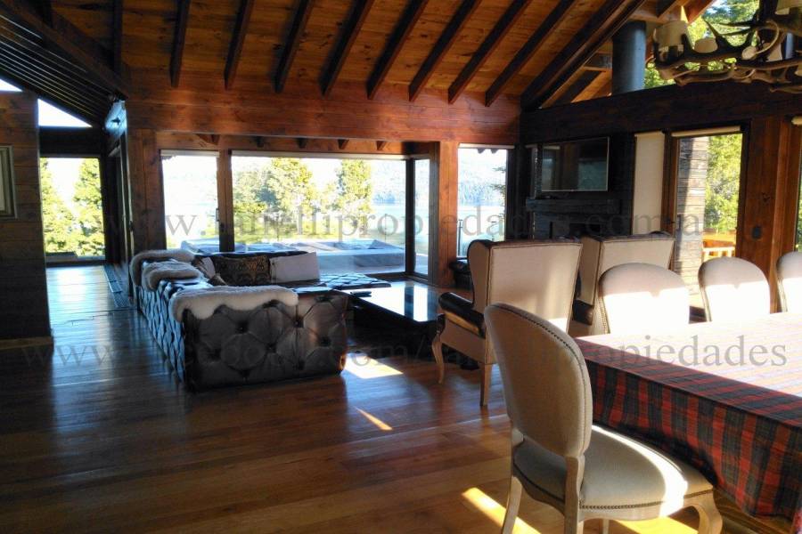 Villa La Angostura,Neuquén,Argentina,4 Bedrooms Bedrooms,5 BathroomsBathrooms,Casas,5250