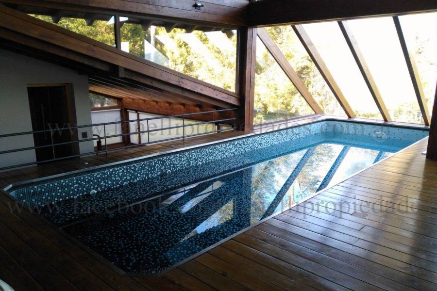 Villa La Angostura,Neuquén,Argentina,4 Bedrooms Bedrooms,5 BathroomsBathrooms,Casas,5250