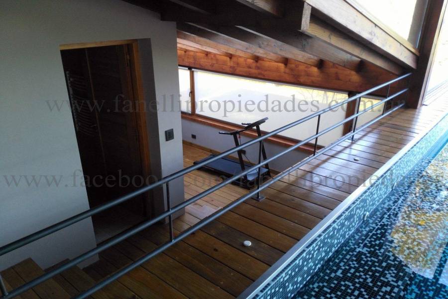 Villa La Angostura,Neuquén,Argentina,4 Bedrooms Bedrooms,5 BathroomsBathrooms,Casas,5250