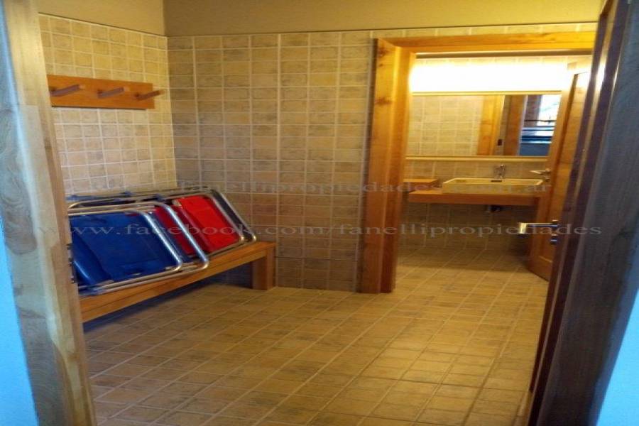 Villa La Angostura,Neuquén,Argentina,4 Bedrooms Bedrooms,5 BathroomsBathrooms,Casas,5250