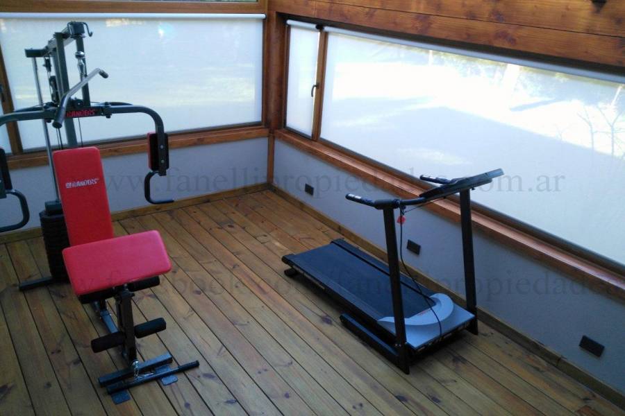 Villa La Angostura,Neuquén,Argentina,4 Bedrooms Bedrooms,5 BathroomsBathrooms,Casas,5250