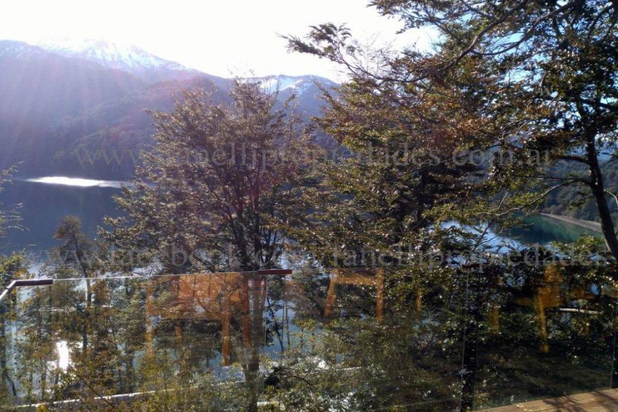 Villa La Angostura,Neuquén,Argentina,4 Bedrooms Bedrooms,5 BathroomsBathrooms,Casas,5250