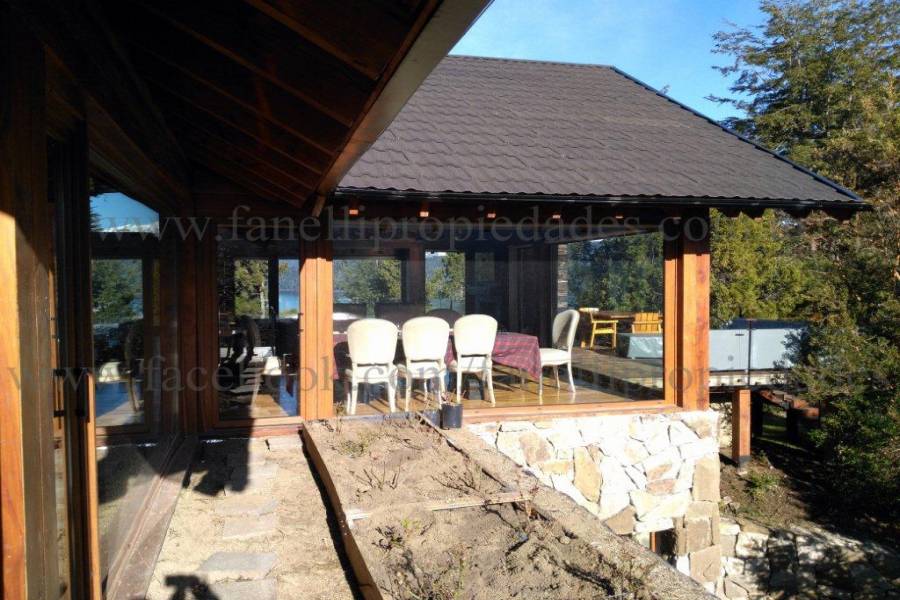 Villa La Angostura,Neuquén,Argentina,4 Bedrooms Bedrooms,5 BathroomsBathrooms,Casas,5250