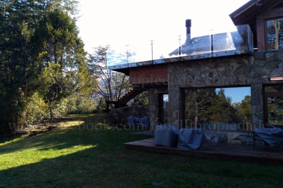 Villa La Angostura,Neuquén,Argentina,4 Bedrooms Bedrooms,5 BathroomsBathrooms,Casas,5250